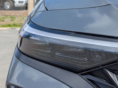 New 2025 Hyundai Elantra Limited FWD image 6