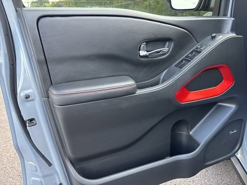 Used 2025 Nissan Frontier PRO-4X w/ Pro Premium Package image 12