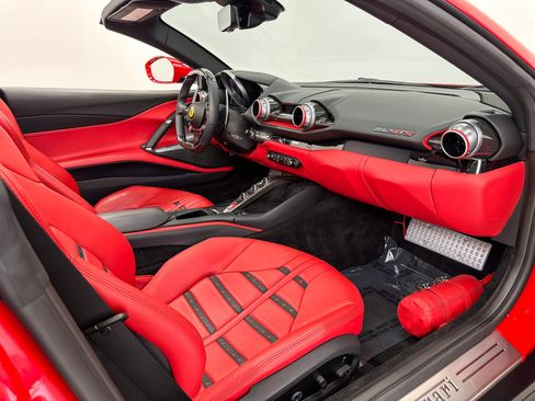 Used 2023 Ferrari 812 GTS RWD image 13