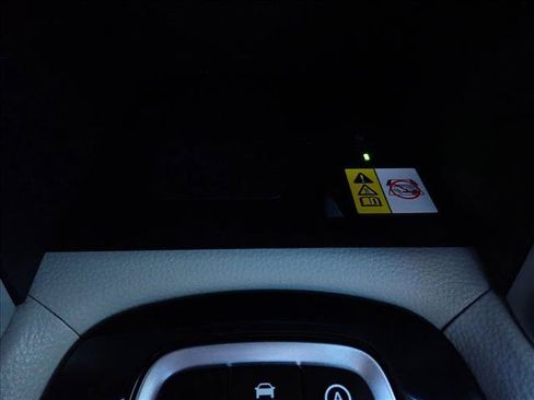 Used 2023 Toyota Corolla Cross LE w/ Moonroof Package FWD image 16