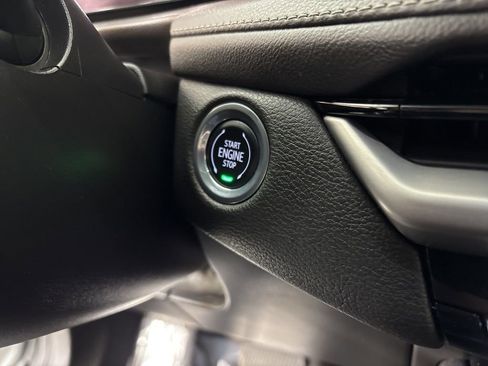 Used 2024 Cadillac XT4 Premium Luxury image 16