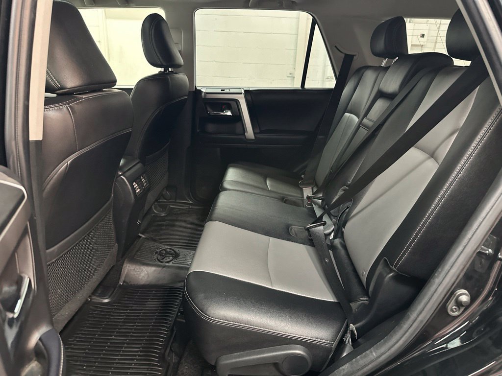 Used 2022 Toyota 4Runner SR5 Premium w/ Moonroof Package AWD/4WD image 21