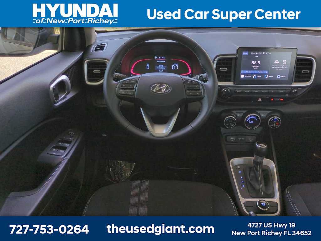 Certified 2025 Hyundai Venue SEL FWD image 16