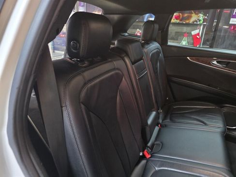 Used 2018 Lincoln MKX Select w/ Select Plus Package image 36