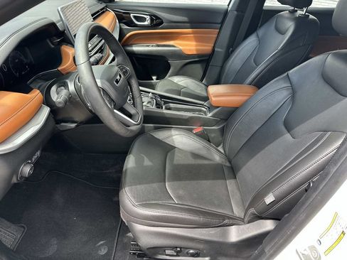 Certified 2025 Jeep Compass Limited w/ Elite Group AWD/4WD image 19
