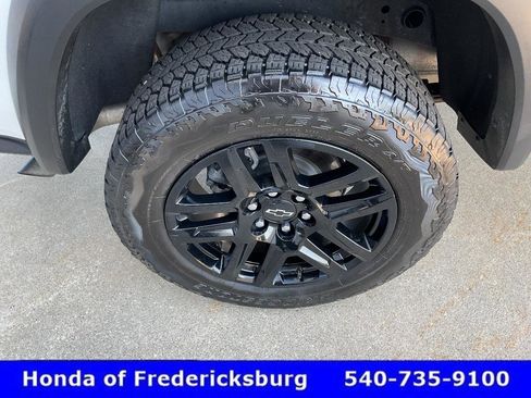 Used 2023 Chevrolet Colorado Trail Boss AWD/4WD image 12