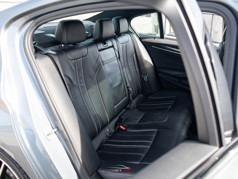 Used 2018 BMW 540i w/ M Sport Package image 18