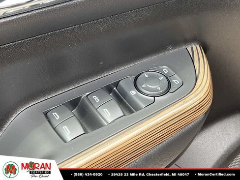 Used 2021 GMC Acadia SLE w/ Driver Convenience Package FWD image 19
