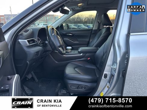 Used 2023 Toyota Highlander XLE image 21