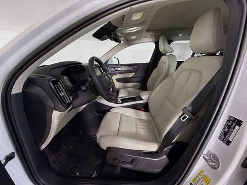 Used 2023 Volvo XC40 B5 Ultimate w/ Protection Package Premier AWD/4WD image 22