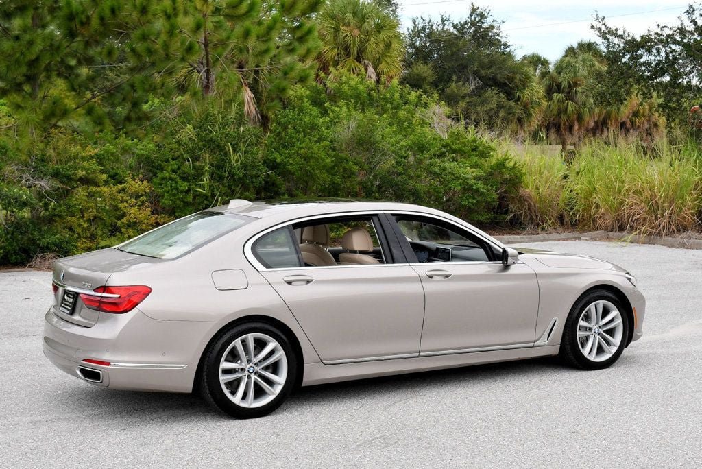 Used 2016 BMW 750i xDrive AWD/4WD image 6