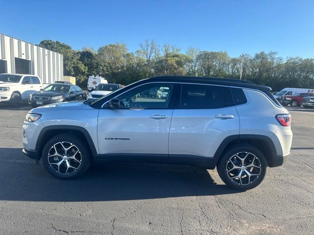 Used 2024 Jeep Compass Limited AWD/4WD image 5