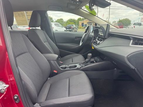 Used 2025 Toyota Corolla LE FWD image 16