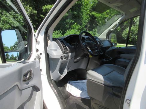 Used 2019 Ford Transit 250 148 Low Roof RWD image 32
