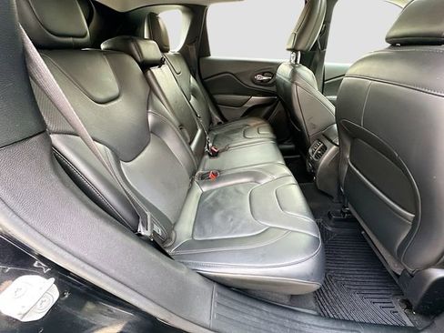 Used 2020 Jeep Cherokee Limited image 28