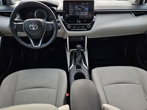 Used 2022 Toyota Corolla Cross LE w/ Moonroof Package image 10