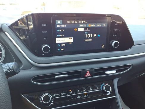 Used 2023 Hyundai Sonata SE image 15