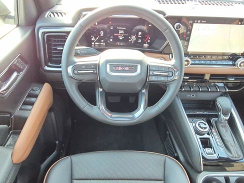 Used 2026 GMC Canyon AT4 w/ Technology Plus Package image 10