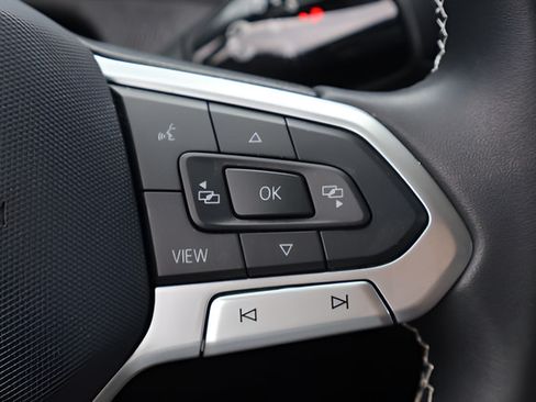 Certified 2025 Volkswagen Tiguan S AWD/4WD image 29