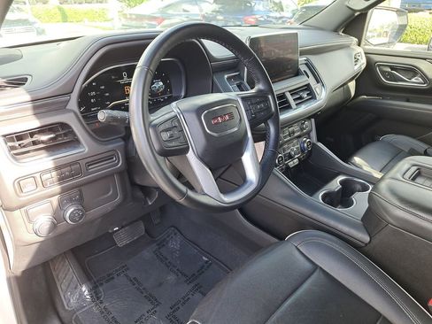 Used 2023 GMC Yukon SLT image 16