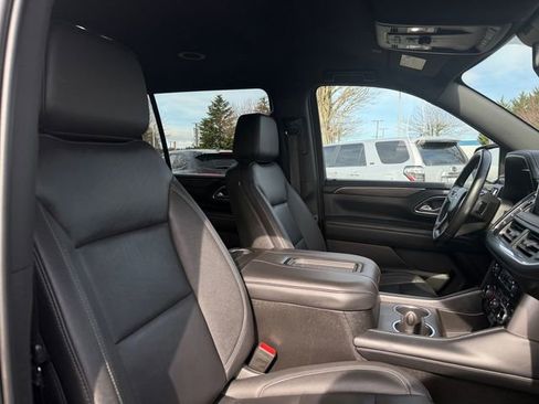 Used 2024 Chevrolet Suburban LT image 44