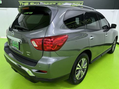Used 2019 Nissan Pathfinder SL AWD/4WD image 10