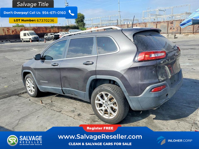 Used 2017 Jeep Cherokee Latitude FWD image 3