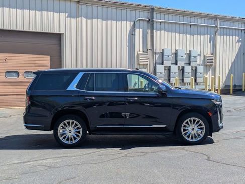 Used 2023 Cadillac Escalade Premium Luxury AWD/4WD image 6
