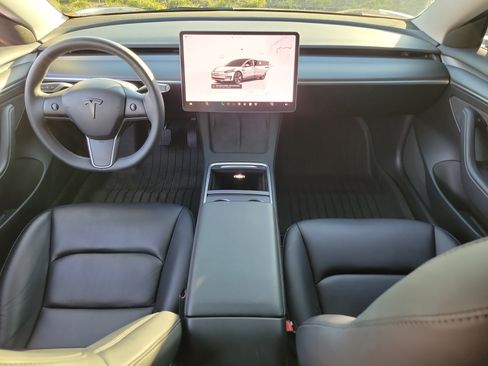 Used 2023 Tesla Model 3 Standard Range image 16