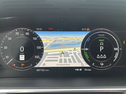 Used 2020 Land Rover Range Rover HSE image 14