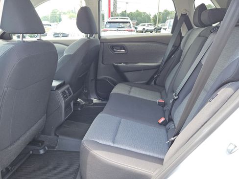 Used 2023 Nissan Rogue SV FWD image 4