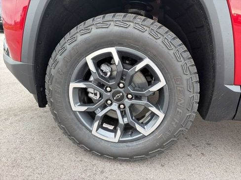 New 2026 Chevrolet Equinox ACTIV w/ LPO, Floor Liner Package FWD image 13