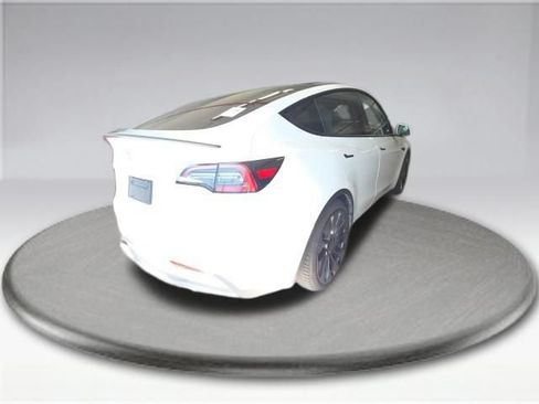 Used 2023 Tesla Model Y Long Range AWD/4WD image 6