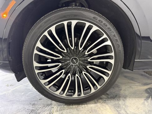 Used 2023 Lincoln Aviator Reserve w/ Equipment Group 201A AWD/4WD image 32