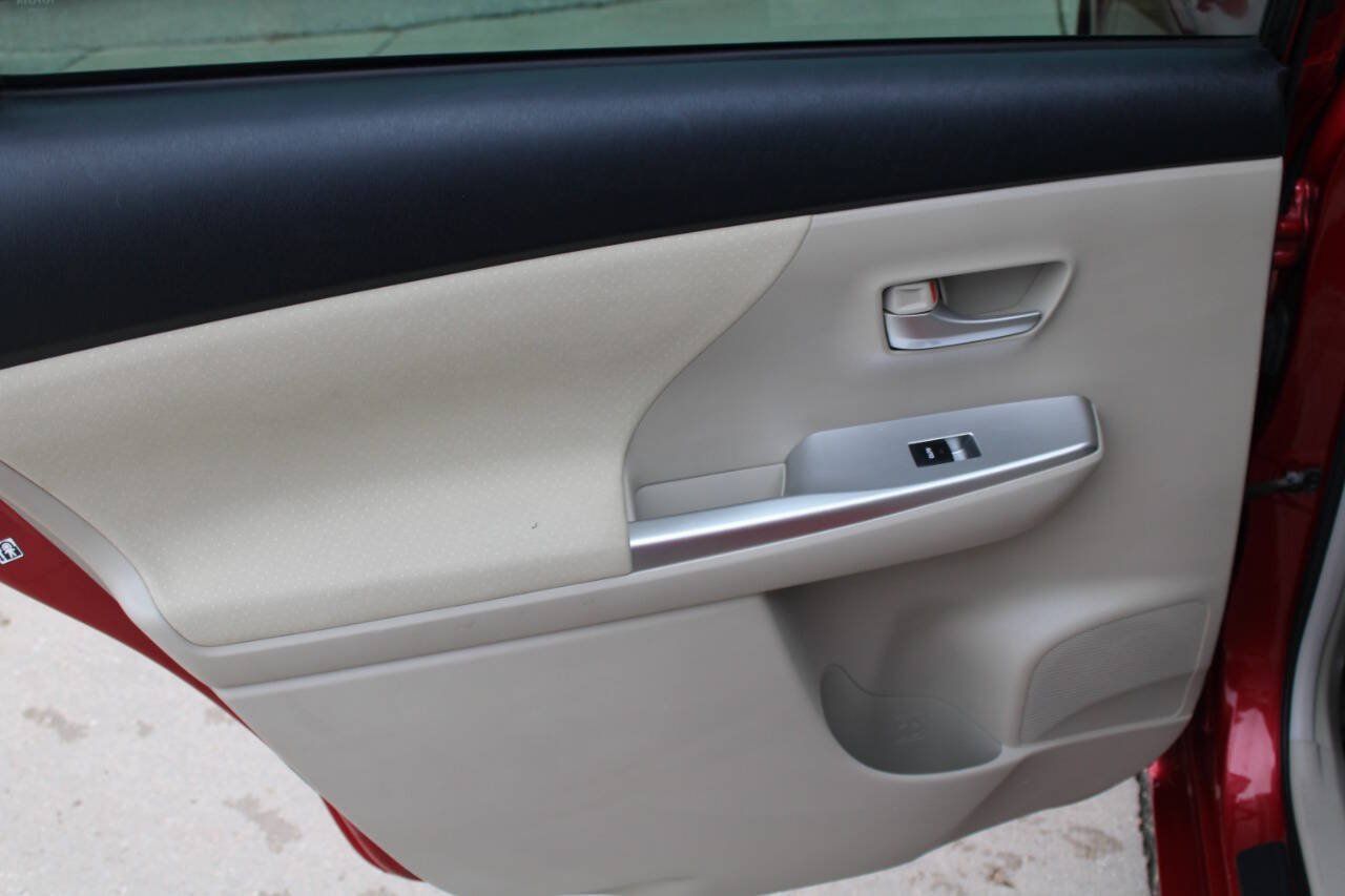 Used 2014 Toyota Prius V Two FWD image 11