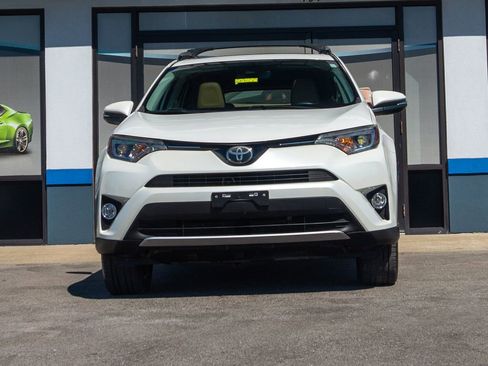 Used 2017 Toyota RAV4 Limited image 12
