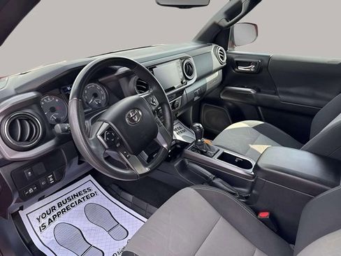 Used 2021 Toyota Tacoma TRD Off-Road image 9