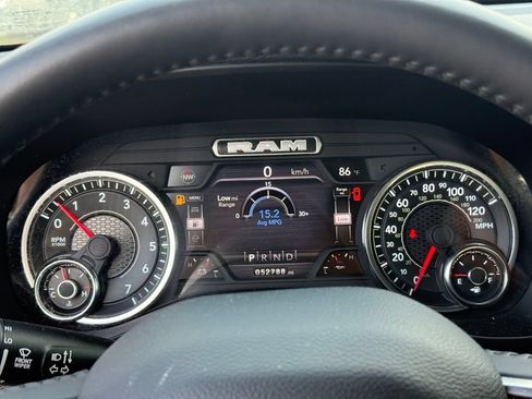 Used 2024 RAM 1500 Laramie AWD/4WD image 18