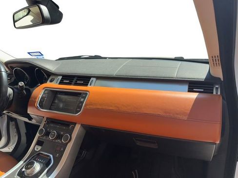 Used 2014 Land Rover Range Rover Evoque Pure image 20
