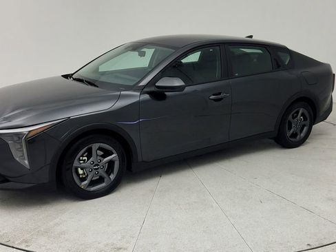 Used 2025 Kia K4 FWD image 5