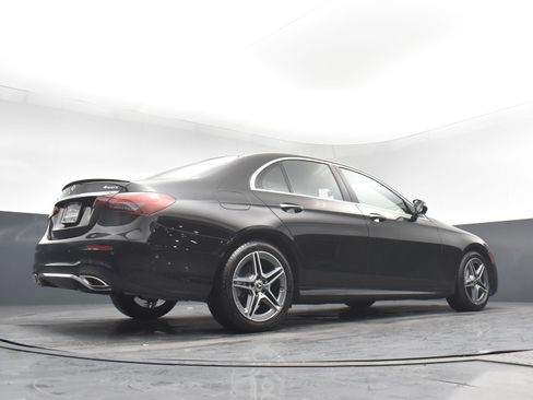 Used 2022 Mercedes-Benz E 350 4MATIC Sedan image 22