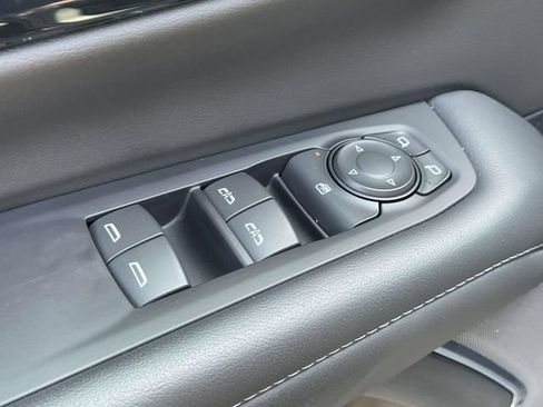 Used 2025 Chevrolet Tahoe LS AWD/4WD image 18