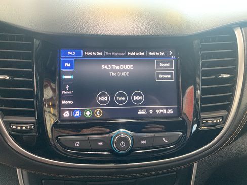 Used 2022 Chevrolet Trax LT w/ Midnight Edition AWD/4WD image 20