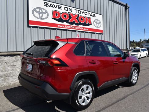 Used 2025 Toyota RAV4 LE image 5