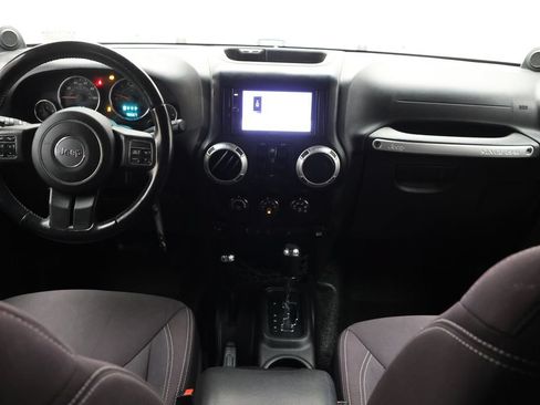 Used 2013 Jeep Wrangler Unlimited Sahara w/ Connectivity Group AWD/4WD image 14