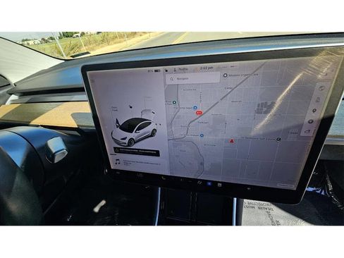 Used 2018 Tesla Model 3 Long Range image 28