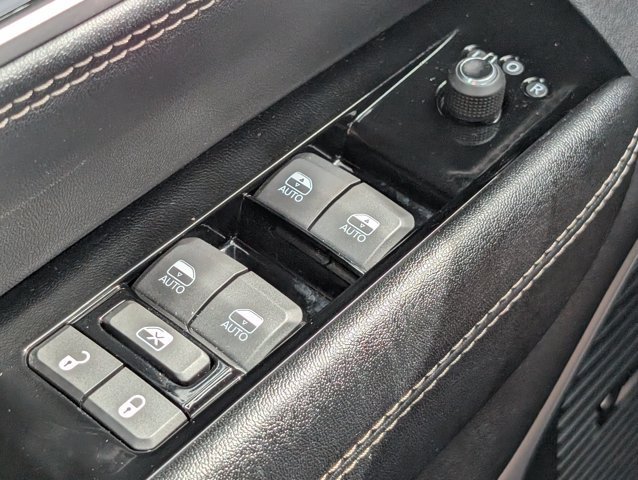 Used 2024 Jeep Wagoneer L Series II w/ Flexible Seating Group RWD image 22