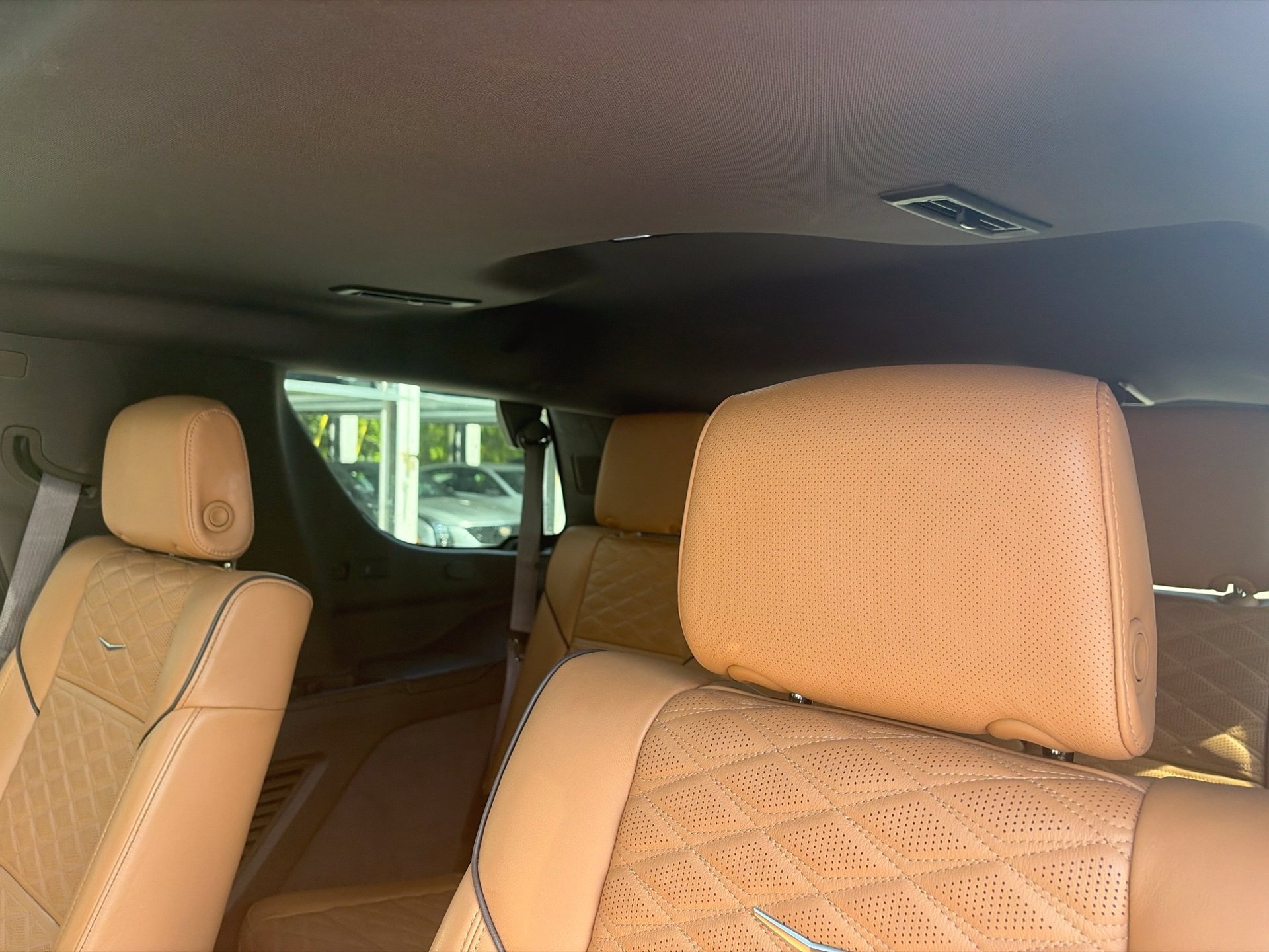 Used 2023 Cadillac Escalade Sport w/ LPO, ONYX Package AWD/4WD image 11