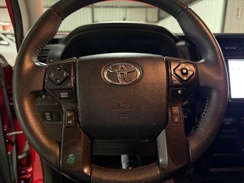 Used 2020 Toyota 4Runner TRD Off-Road Premium AWD/4WD image 17