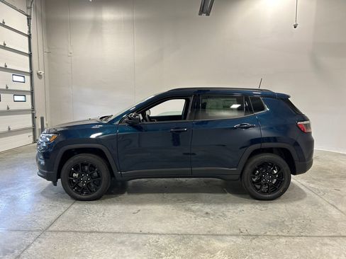 New 2026 Jeep Compass Latitude AWD/4WD image 9
